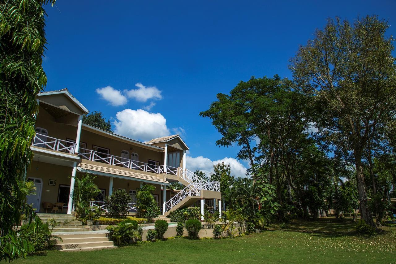 Tiger'S Den Resort Bandhavgarh National Park Exterior foto