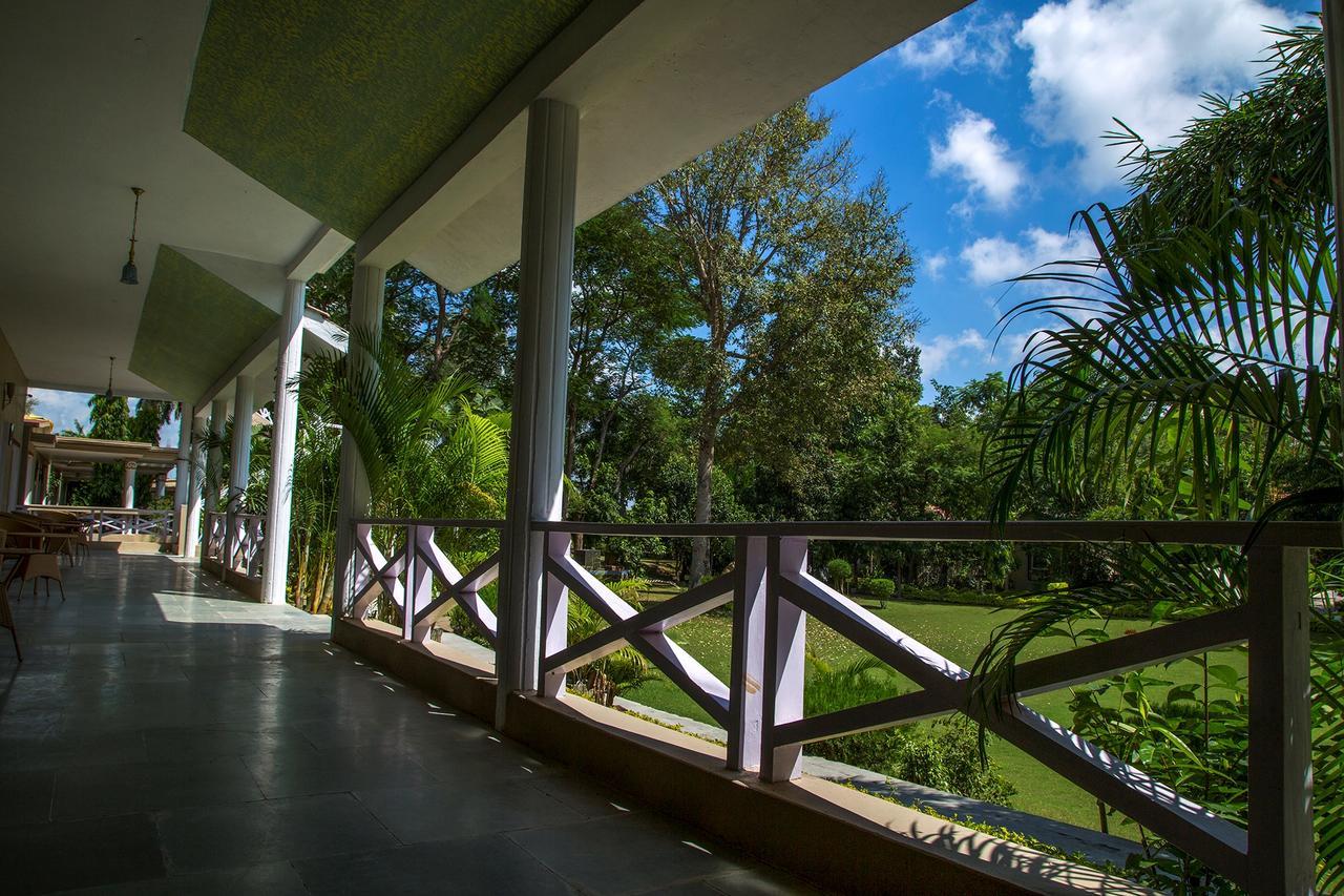 Tiger'S Den Resort Bandhavgarh National Park Exterior foto