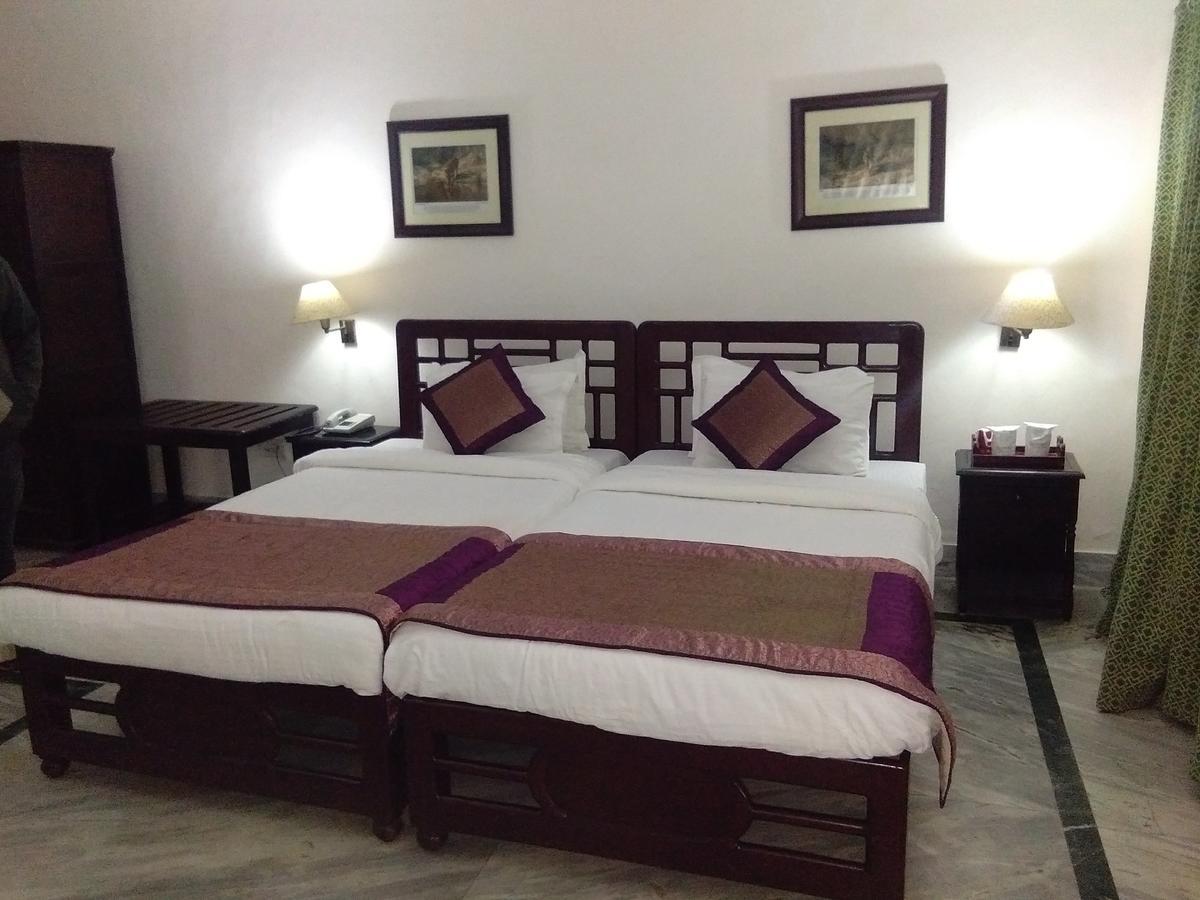 Tiger'S Den Resort Bandhavgarh National Park Zimmer foto